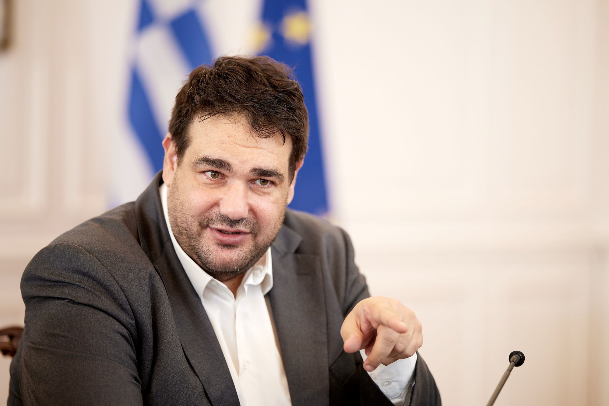 Featured Image of Ο Λιβάνιος άνοιξε το… πουγκί – Ποιοι ΟΤΑ βγαίνουν «πρωταθλητές» στα 5 εκατομμύρια post