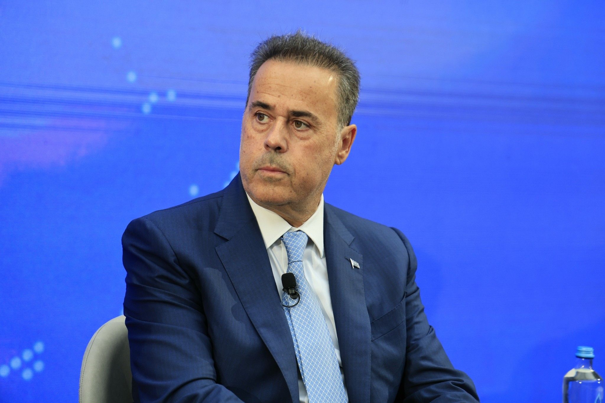 Featured Image of Ο «Αμερικανός» του Μαξίμου, η ενεργειακή νηνεμία και το φάντασμα του 2006 post