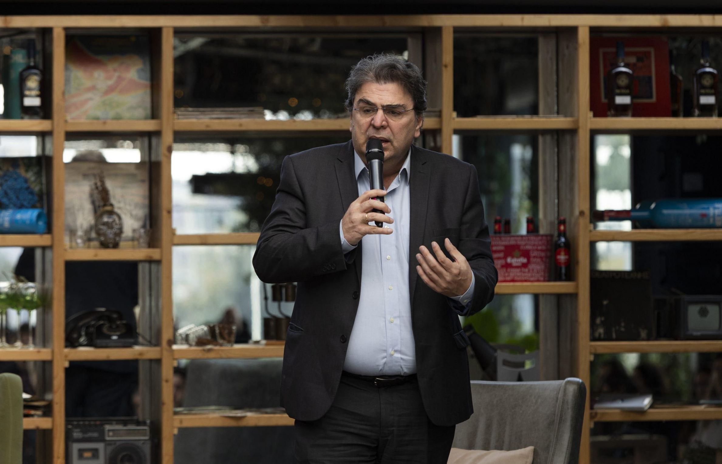 Featured Image of Τα κριθάρια του Στέλιου και το…  «Μεγάλο Παράσιτο» του Ταμείου Ανάκαμψης post