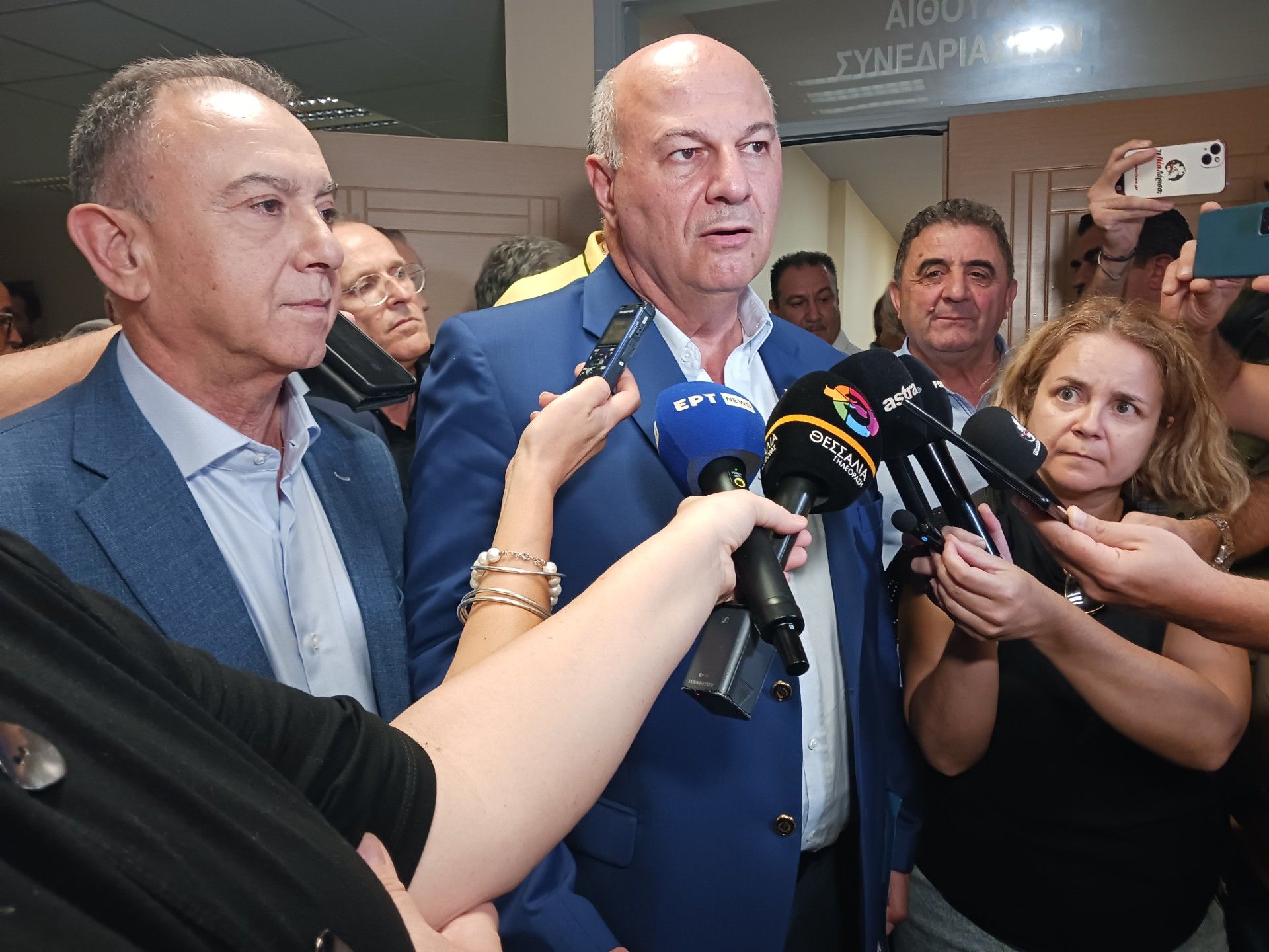 Featured Image of Ο «στρατός» των Τσιάρα και Κέλλα σε άτακτη υποχώρηση – 32 «πιστοί» οδηγήθηκαν στην έξοδο post