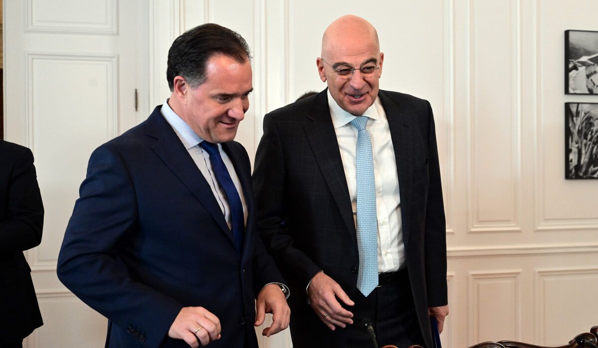 Featured Image of «Σφάζονται» Άδωνις με Δένδια για την… επόμενη ημέρα της Ν.Δ. χωρίς Κυριάκο post