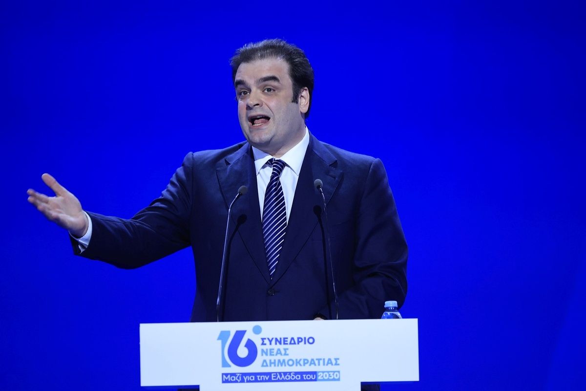 Featured Image of Το μήνυμα του Πιερ στους «ενοίκους» της γαλάζιας πολυκατοικίας που θορύβησε και το… Μαξίμου post