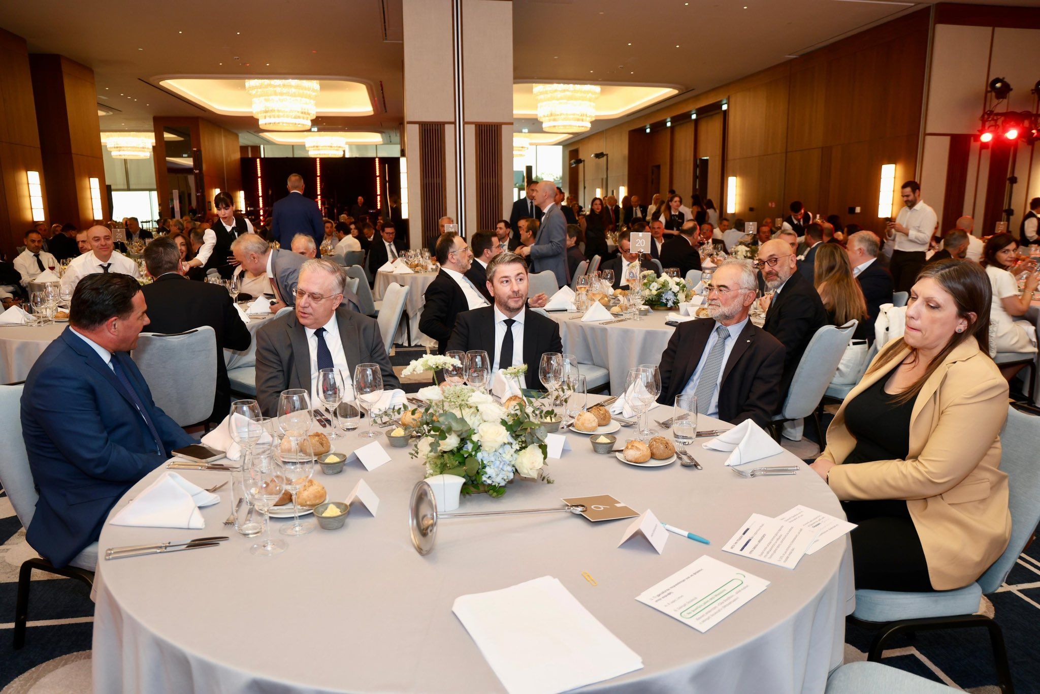 Featured Image of Το ανέκδοτο με το τραπέζι του Μασούτη και η σιωπή που έσπασε κόκαλα post