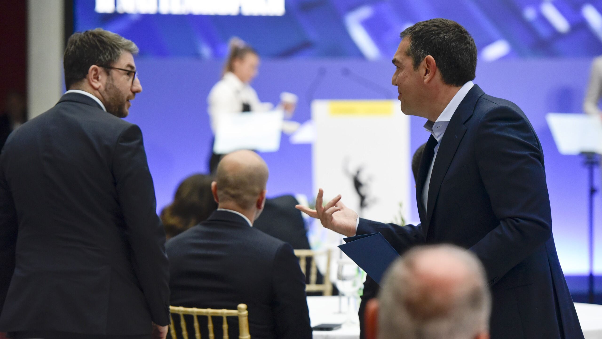 Featured Image of Από την αυλή του Ανδρουλάκη στην αγκαλιά του Τσίπρα post