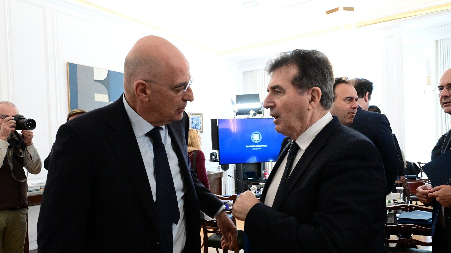 Featured Image of Τα βαριά χαρτιά της ΝΔ μετρούν παλμό και στέλνουν SMS πολιτικής δύναμης post