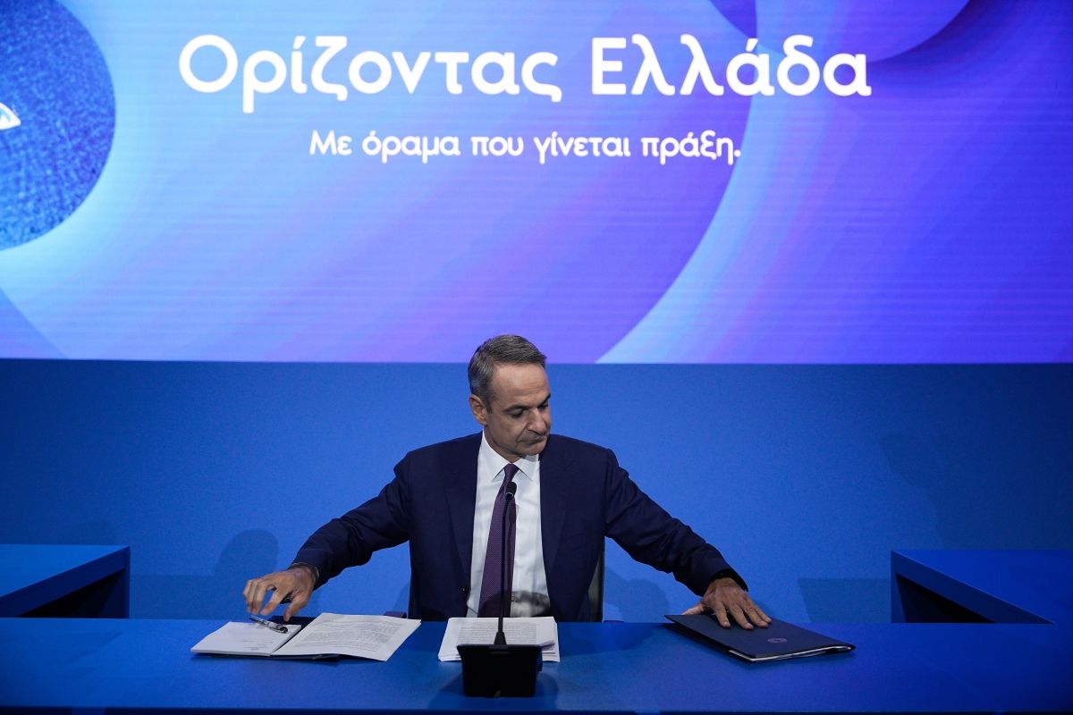 Featured Image of ΠΑΡΑΣΚΗΝΙΟ – nocomment: Οι 3 μνηστήρες του γαλάζιου Επικρατείας και το… «black swan» post