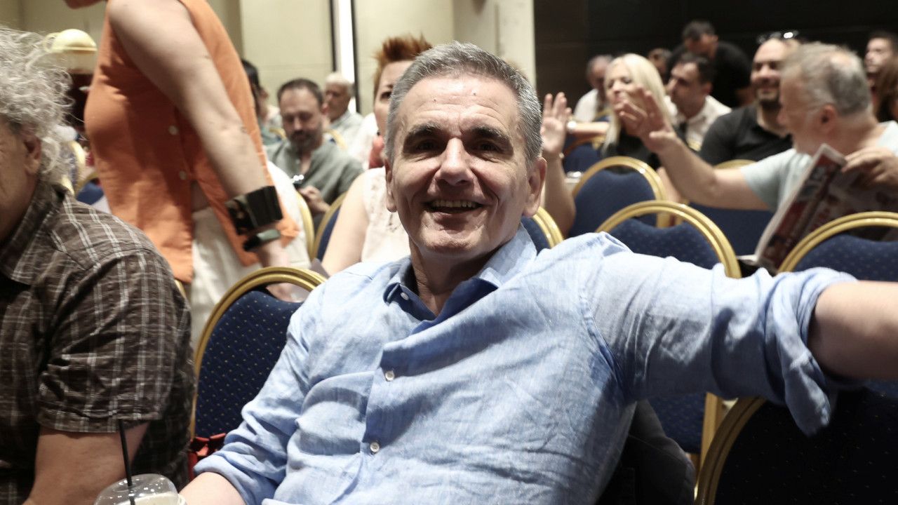 Featured Image of Ο Τσακαλώτος εκθείασε Μητσοτάκη! post