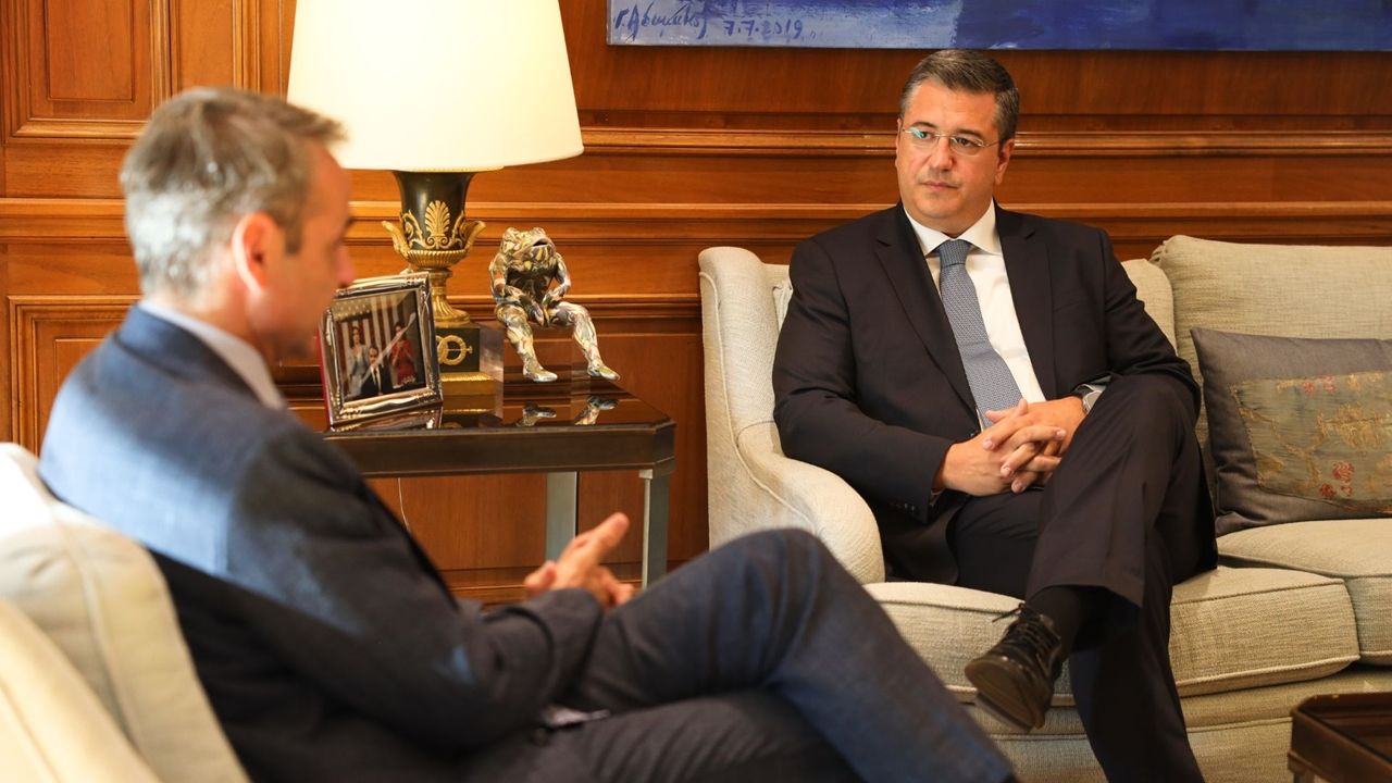 Featured Image of Σκανάρονται από το Μαξίμου οι… παρέες του Τζιτζικώστα post