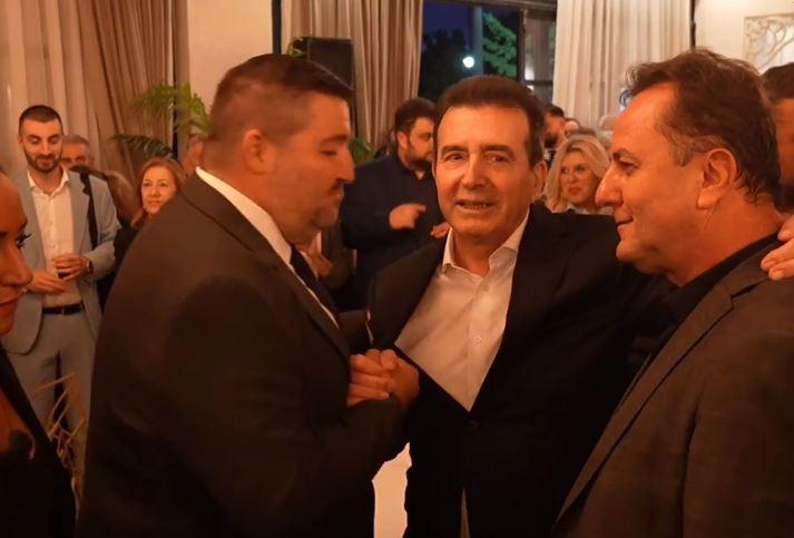 Featured Image of Ο Χρυσοχοΐδης έδειξε τα «δόντια» του στη Δυτική Αθήνα στέλνοντας γαλάζιο… sms post